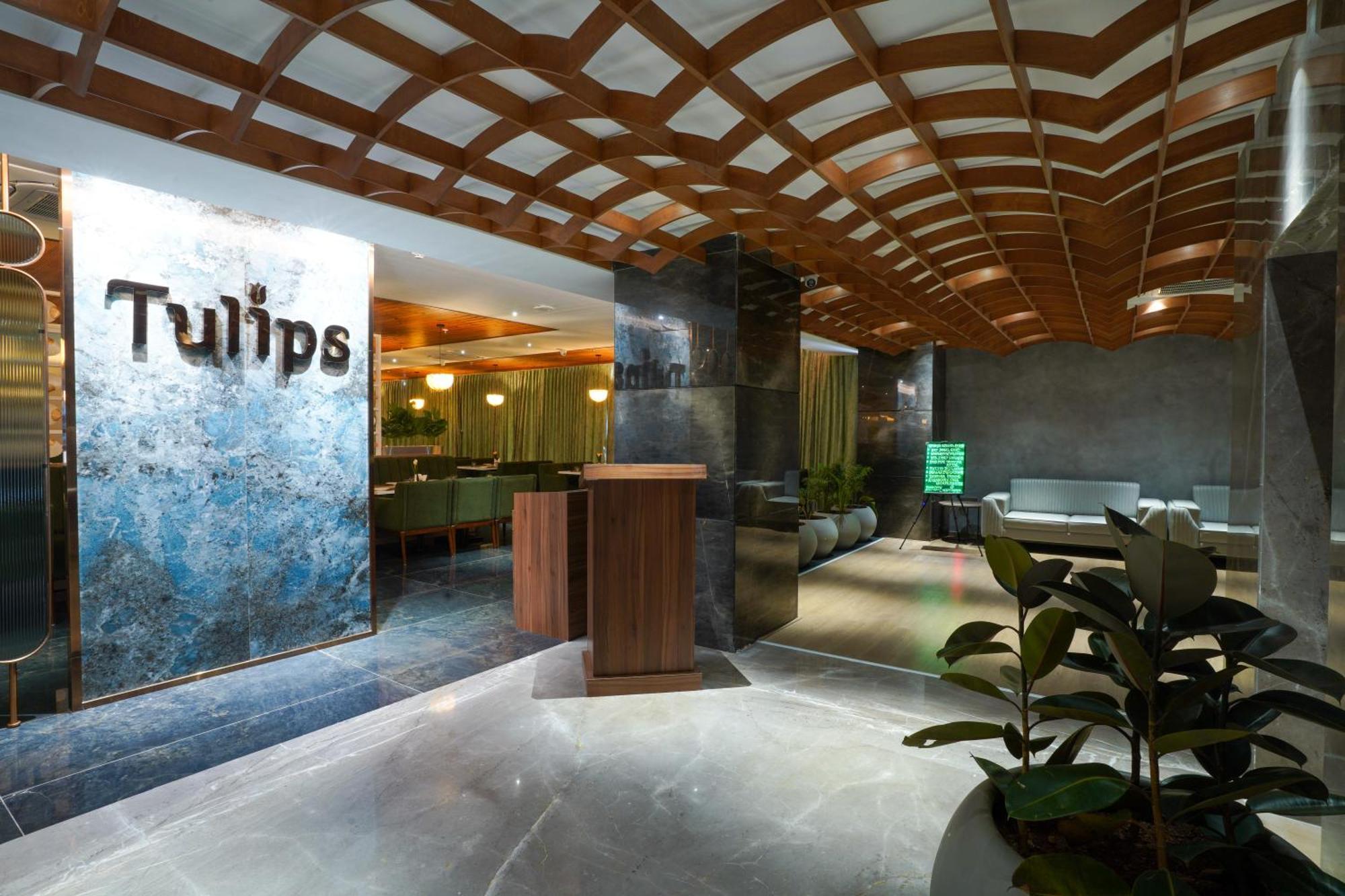 Hotel Tulips Grand Haïdarabad Extérieur photo